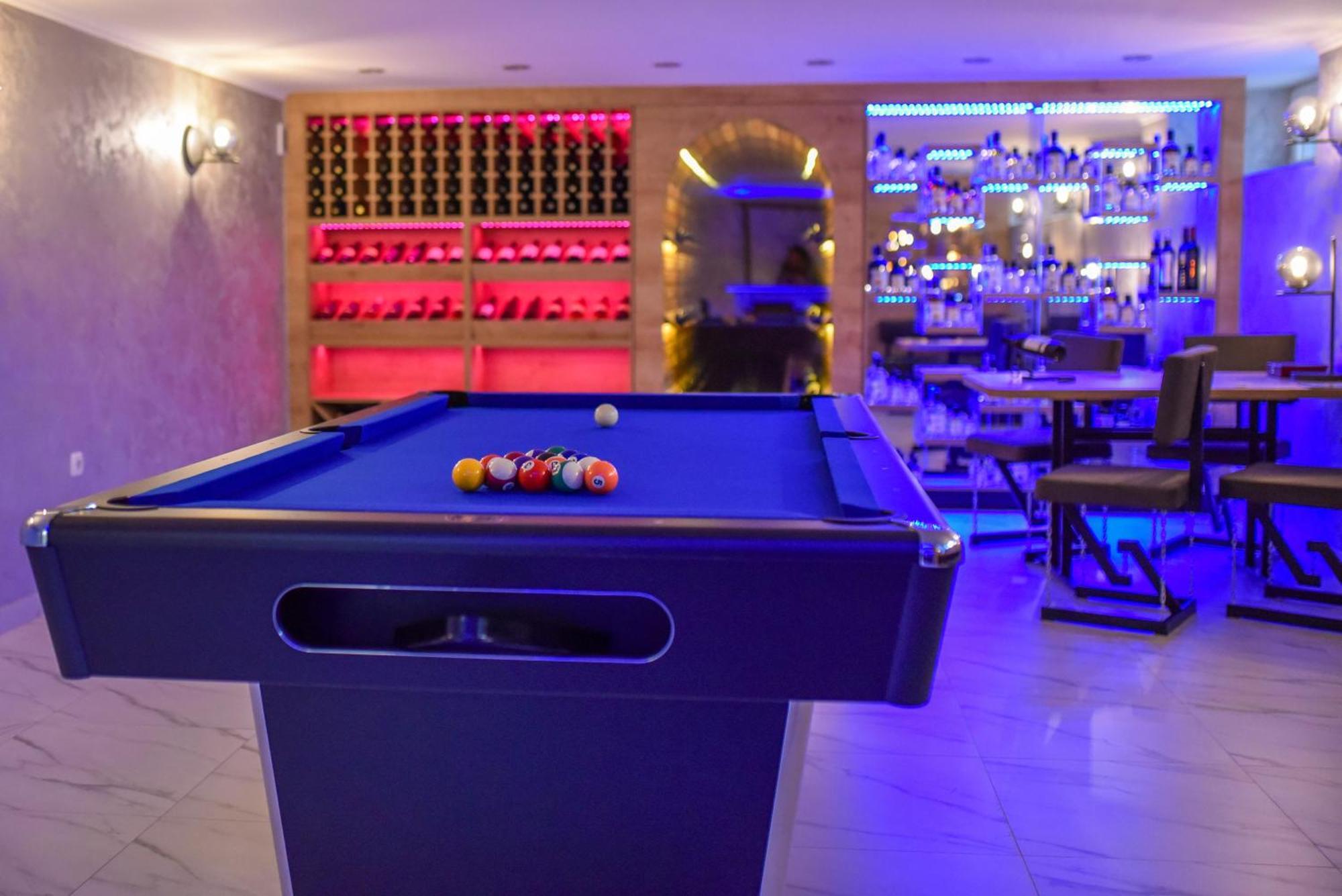 La Luna Premium Deluxe Apartment With Free Jacuzzi, Bikes & Covered Parking Nasice Exterior photo