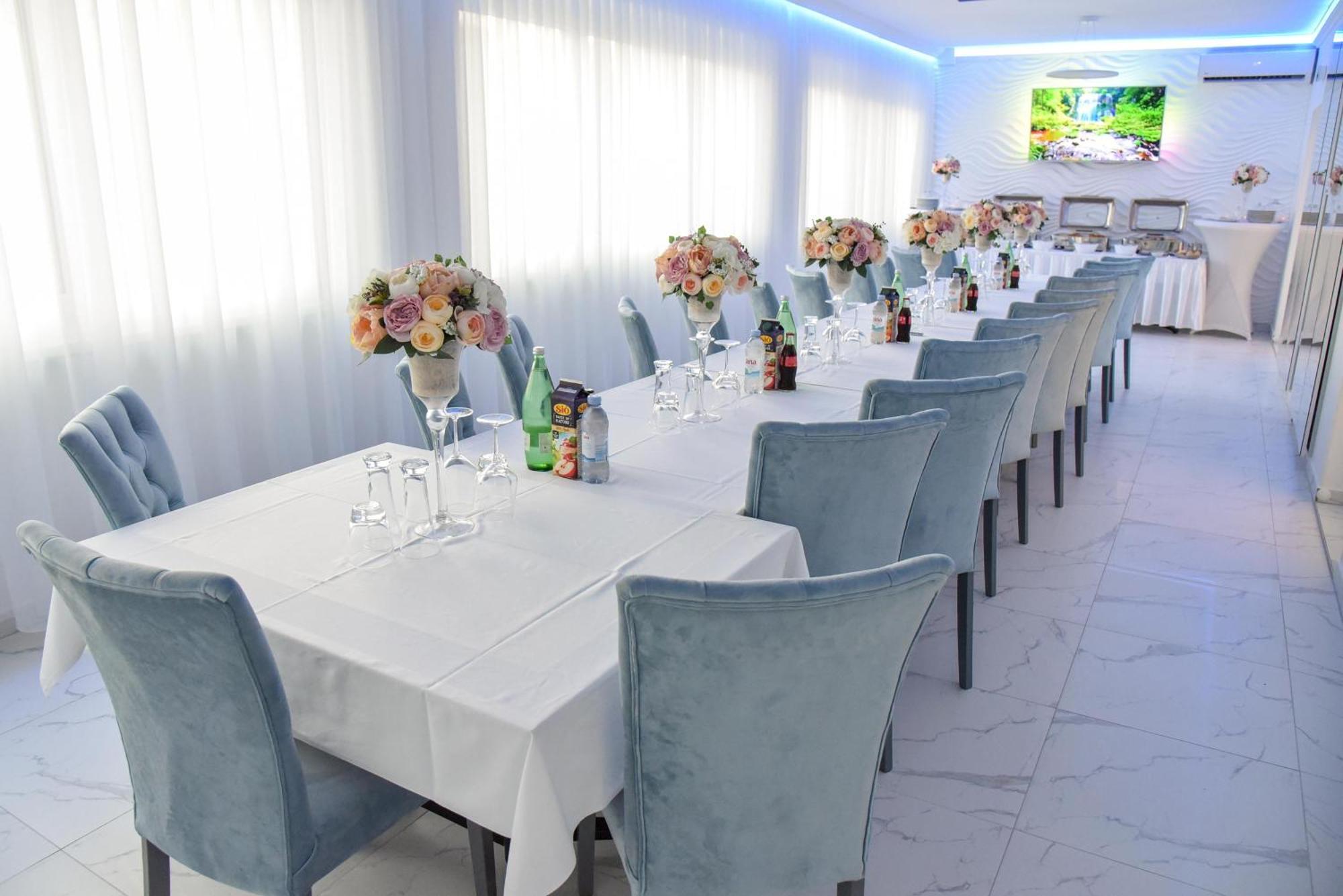 La Luna Premium Deluxe Apartment With Free Jacuzzi, Bikes & Covered Parking Nasice Exterior photo
